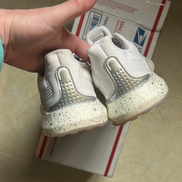 NEW Adidas Pure Boost 21 Shoes Cloud White/Metallic Silver - Size 7.5 - Picture 10 of 10